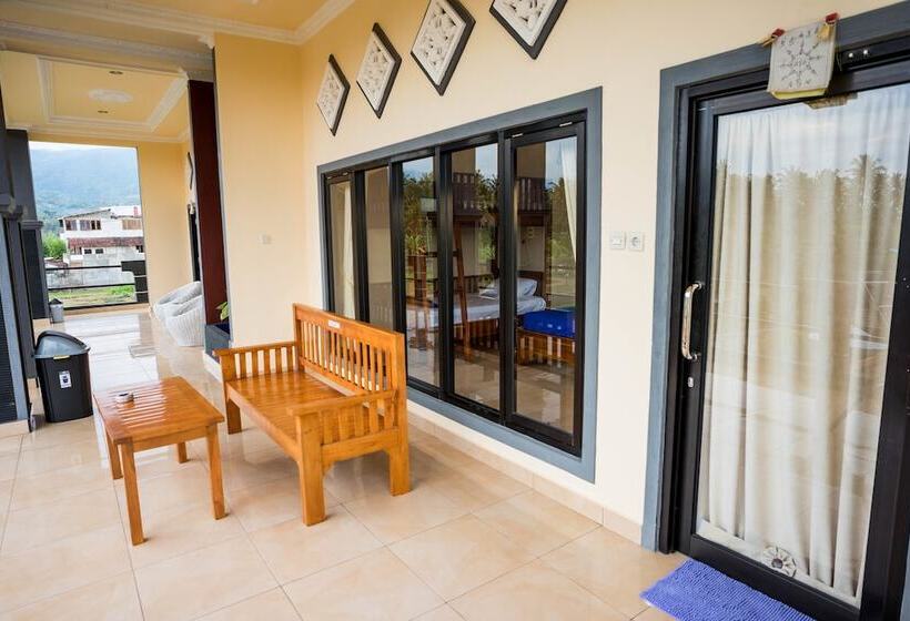 Кровать в Общей Комнате, Summer Guesthouse Lovina