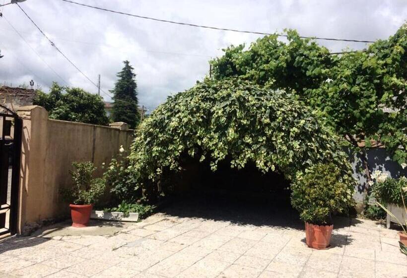 اتاق لوکس, Guesthouse On Zheleznodorozhnaya