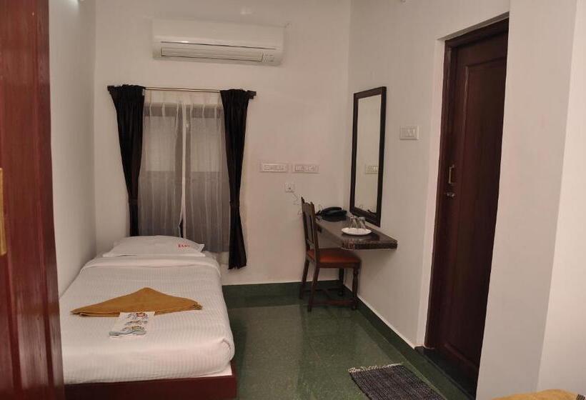 Номер Стандарт Трехместный, Rams Inn