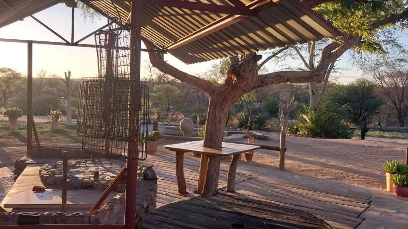 سوییت خانوادگی, Camp Mara