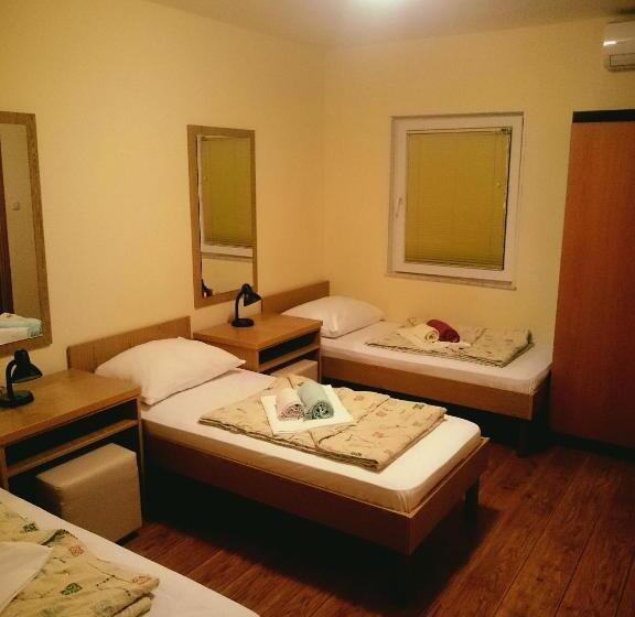 اتاق استاندارد سه نفره, Guesthouse Tatjana