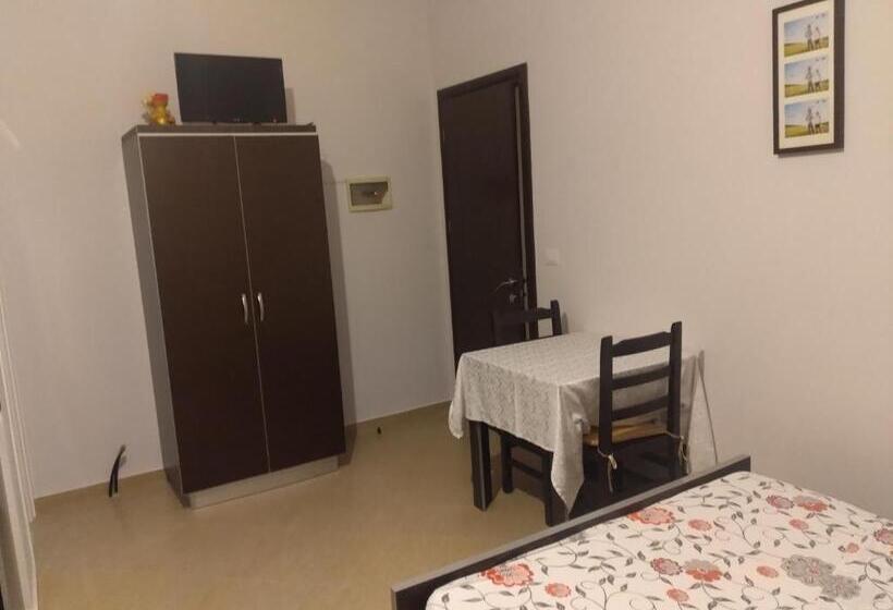 اتاق استاندارد چهارنفره با بالکن, Xuxi Apartments