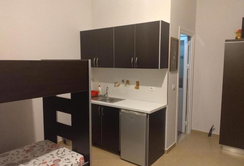 اتاق استاندارد چهارنفره با بالکن, Xuxi Apartments