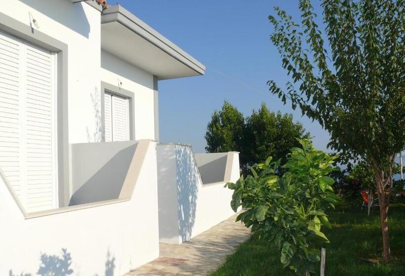 اتاق استاندارد چهارنفره با بالکن, Xuxi Apartments