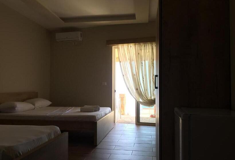 اتاق سه نفره سوپریور با چشم‌انداز دریا, Xuxi Apartments