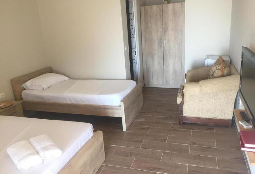 اتاق سه نفره سوپریور با چشم‌انداز دریا, Xuxi Apartments