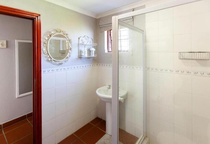 Бунгало Стандарт, Summerhill Guest Farm