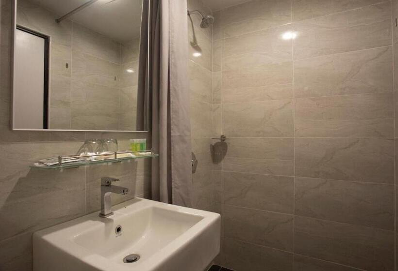 Номер Deluxe Кровать Кинг, Amansari Hotel Nusajaya