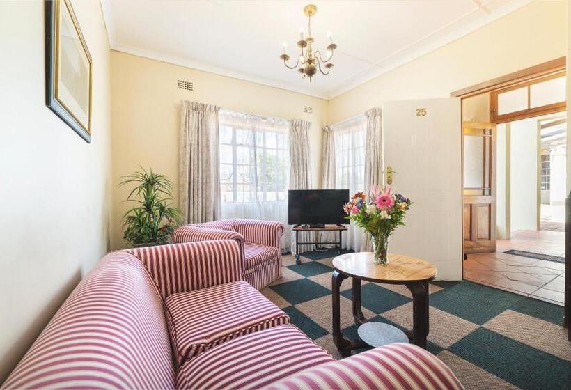 Четырехместный Номер Стандарт, Oak Lodge Guest House