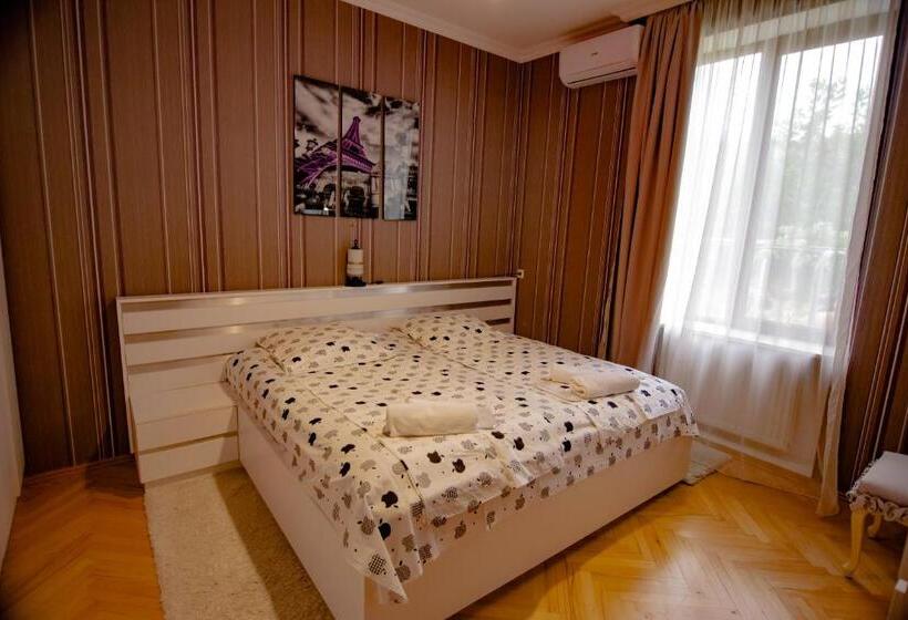 سوییت خانوادگی, Qilimcha S Guesthouse