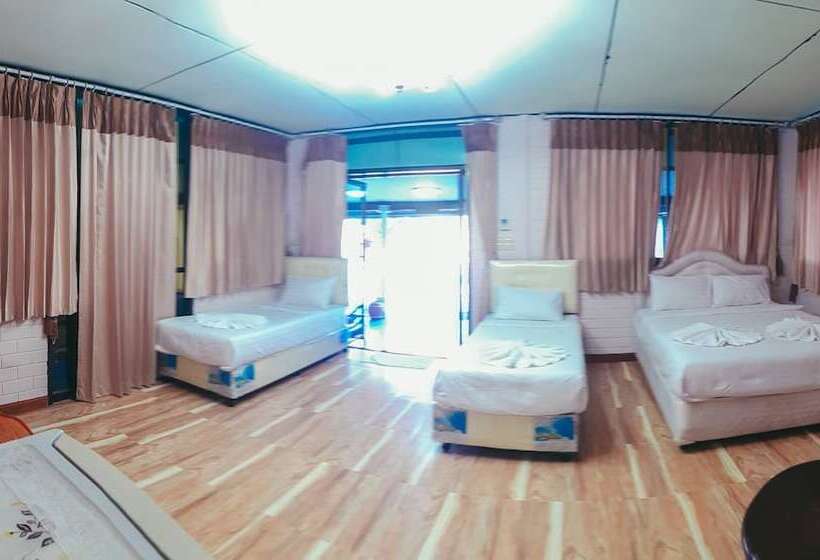 Семейное Бунгало, The Uncle Beach Resort