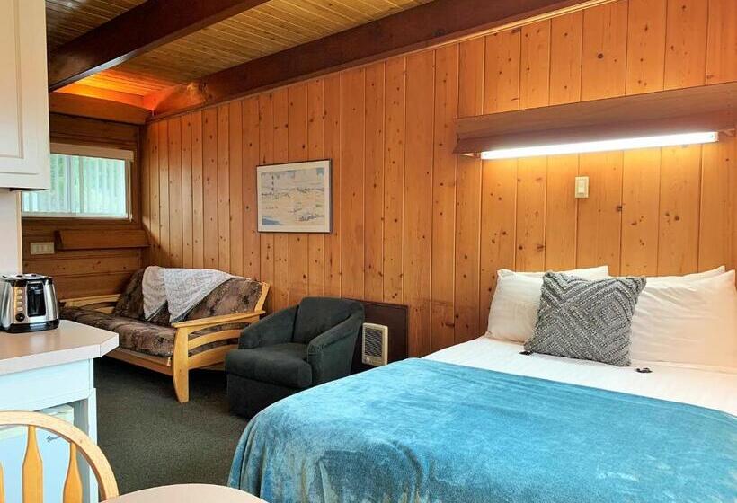 Студия Стандарт, Breakers Boutique Inn