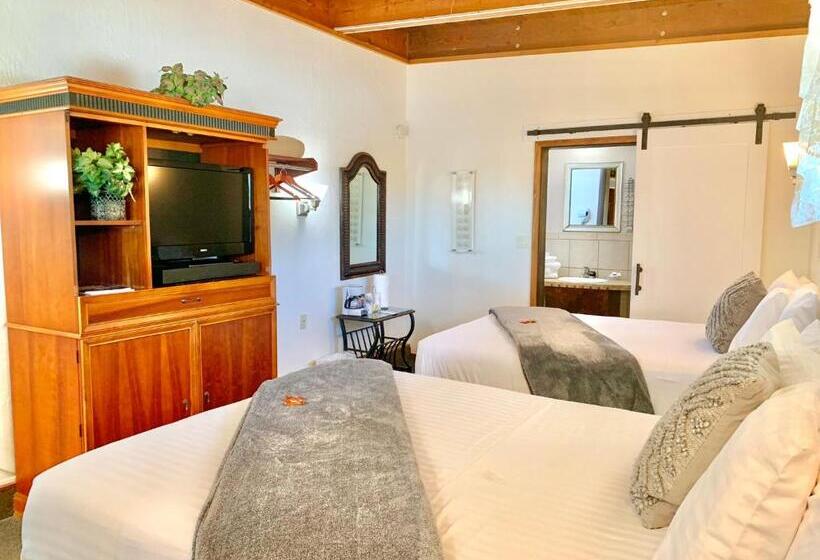 Номер Стандартный Кровать Куин, Breakers Boutique Inn