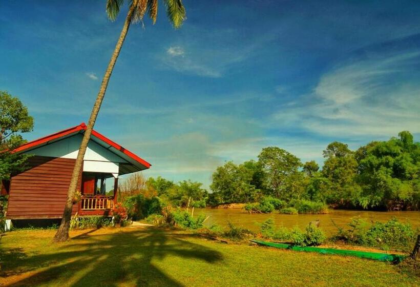 اتاق استاندارد با تراس, The Boathouse