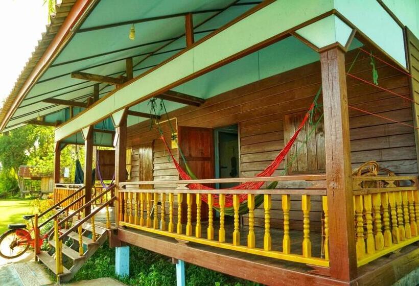 اتاق استاندارد با تراس, The Boathouse
