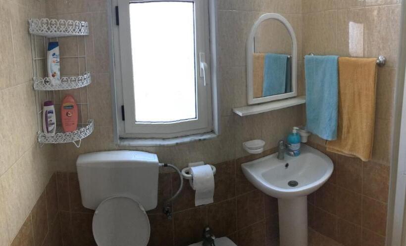 Семейное Студио, Guroal Holiday House