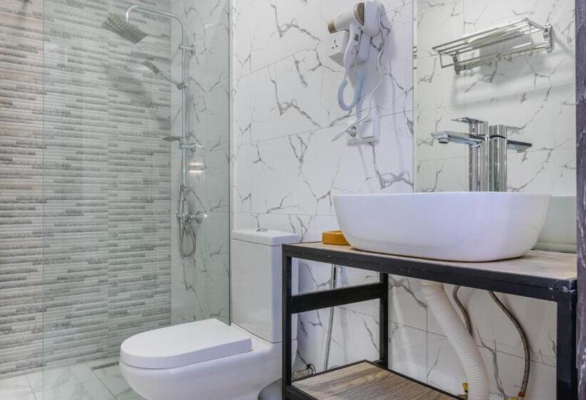 اتاق استاندارد سه تخته با بالکن, Vita Gardenia Hotel Tskaltubo
