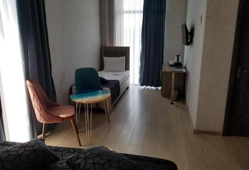 اتاق استاندارد سه تخته با بالکن, Vita Gardenia Hotel Tskaltubo