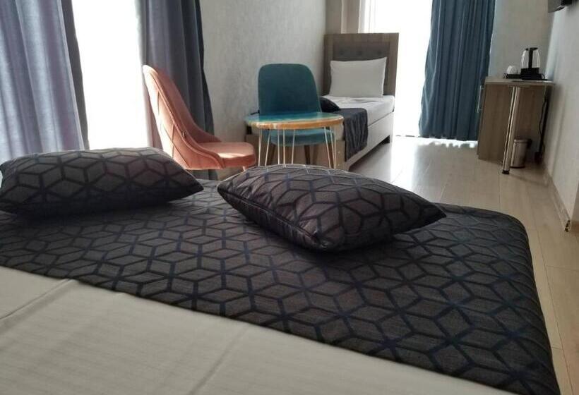 اتاق استاندارد سه تخته با بالکن, Vita Gardenia Hotel Tskaltubo