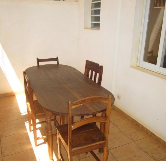 استودیو خانوادگی, Residence Kathyly