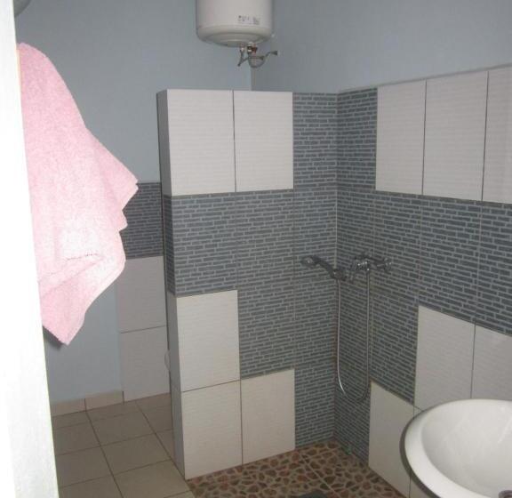 اتاق کلاسیک چهارنفره, Residence Kathyly