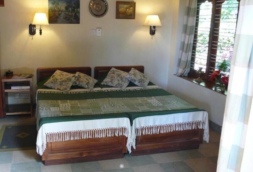 اتاق لوکس با چشم‌انداز باغ, Rangala House
