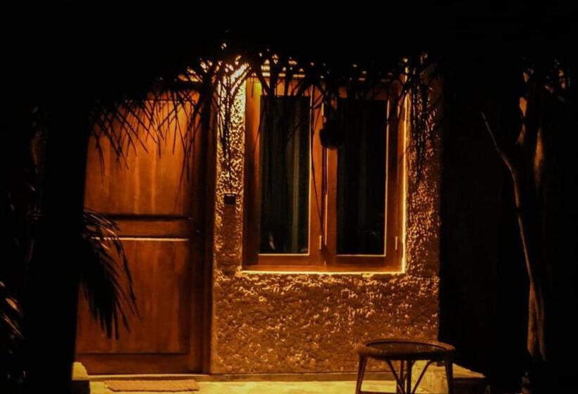 کلبه ییلاقی دلوکس یک خوابه, Cinnabar Resort