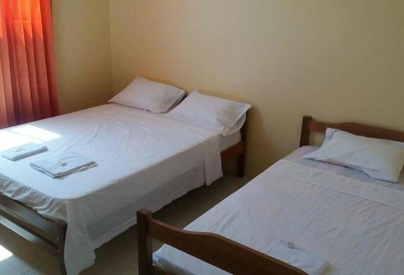 اتاق خانوادگی, Hostal Montecarlos