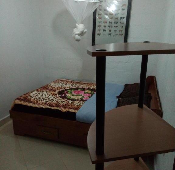 اتاق اکونومی یک تخته, Maasai Villa Backpackers Home