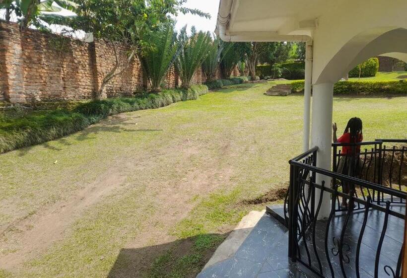 اتاق اکونومی, Maasai Villa Backpackers Home