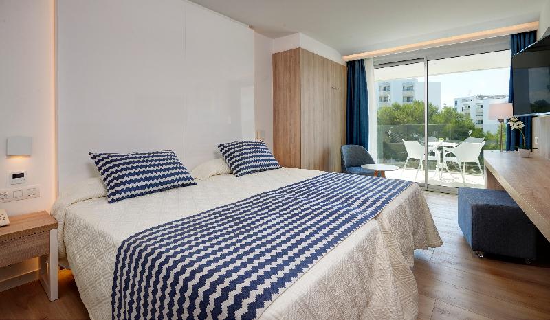 Номер Стандарт Вид на Бассейн, Hipotels Bahia Cala Millor - Adults Only