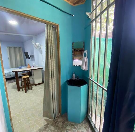 Студия Стандарт, Blue Morpho House B&b