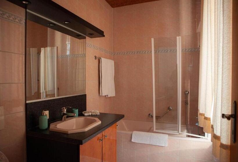 Номер Стандарт, Hôtel De L Ours