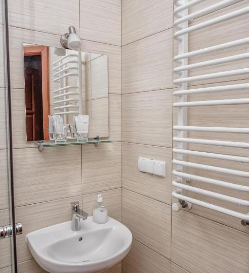 اتاق اکونومی, Guest House Arkhistratyg