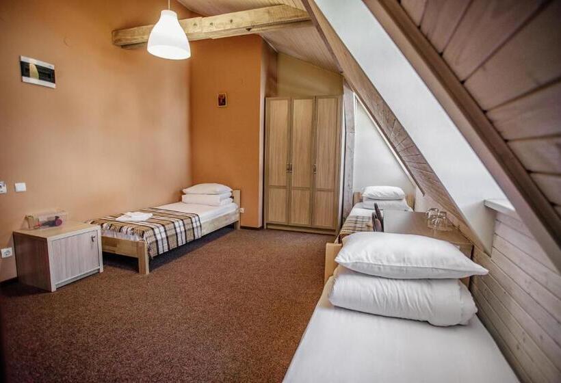 Economy Triple Room, Guest House Arkhistratyg