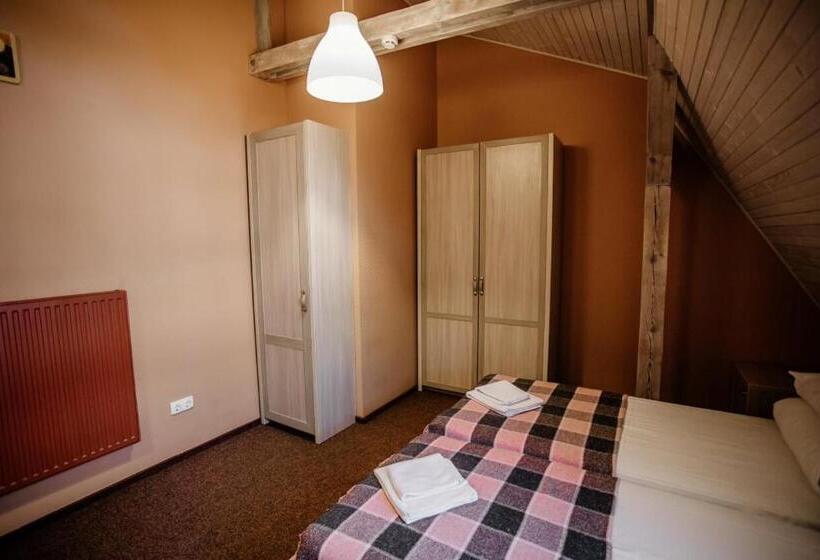 Economy Triple Room, Guest House Arkhistratyg