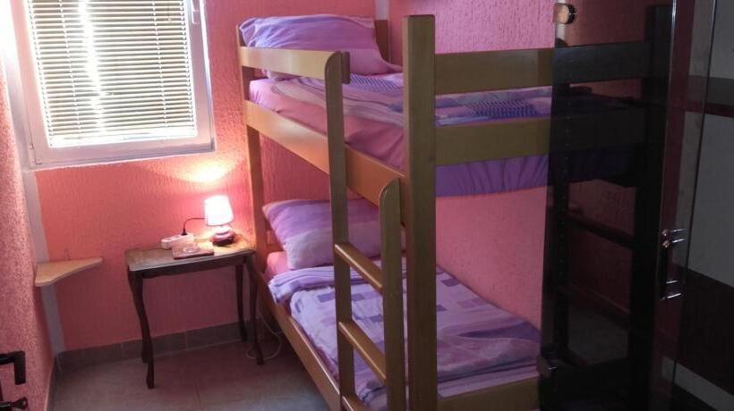 اتاق اکونومی, Guest House Dragomir