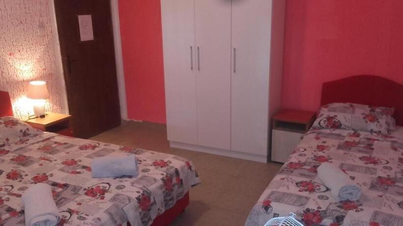 اتاق استاندارد چهار تخته, Guest House Dragomir