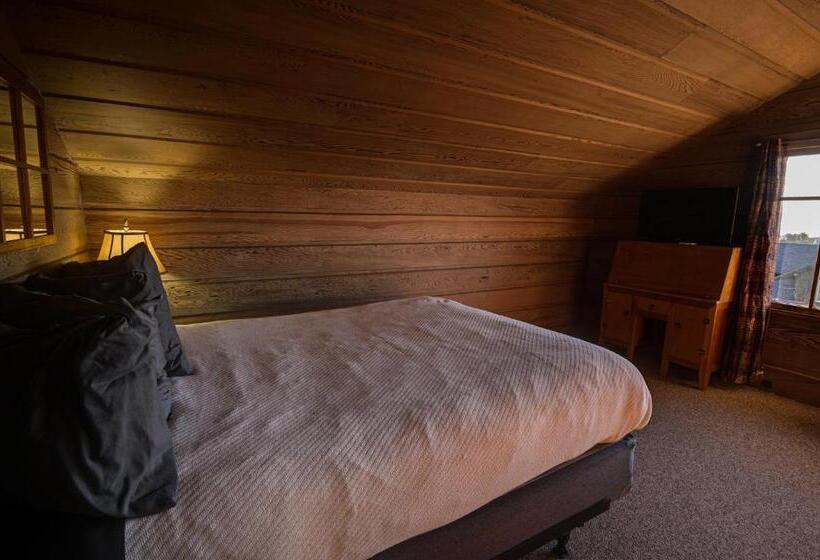 Номер Стандарт Вид на Море, The Captains Quarters