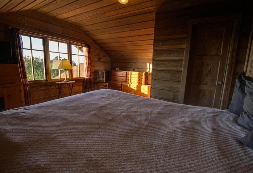 Номер Стандарт Вид на Море, The Captains Quarters