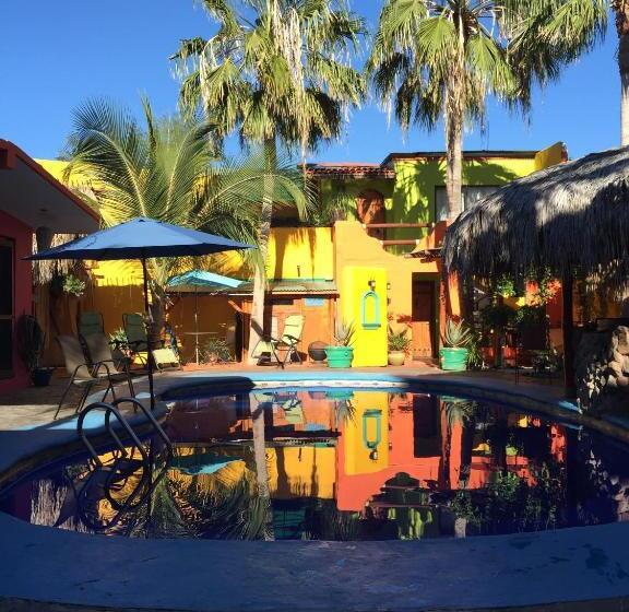 بانگلوی استاندارد, Leo's Baja Oasis