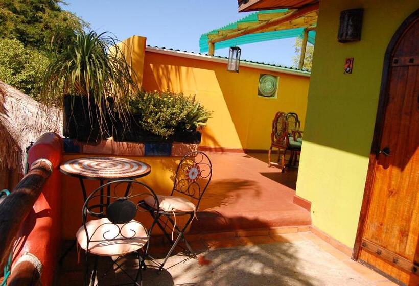 خانه 1 خوابه, Leo's Baja Oasis