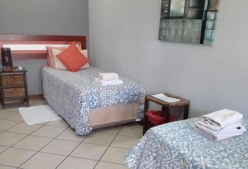 اتاق استاندارد, Grand Central Guesthouse