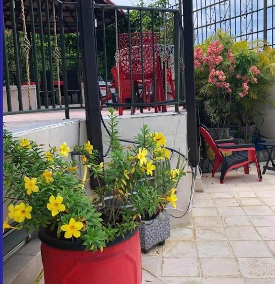 بنگله خانوادگی, Villa Labrousse
