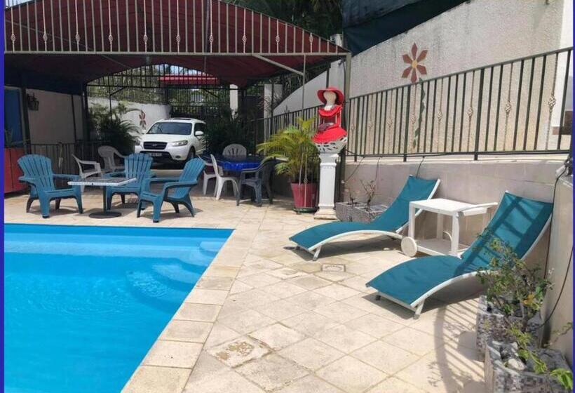 بنگله خانوادگی, Villa Labrousse