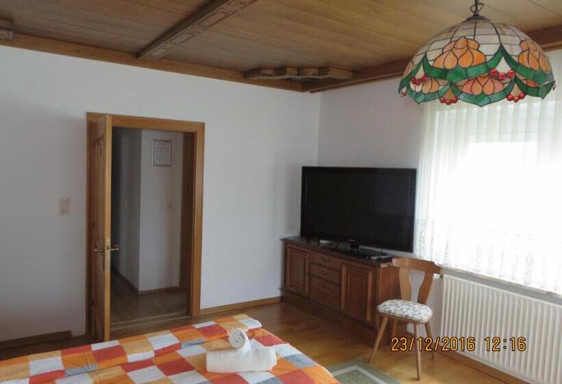 Номер Стандарт Трехместный, Haus Berta