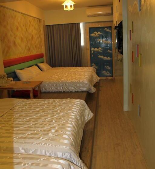 اتاق خانوادگی, Hi Young Castle