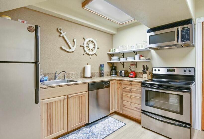 1 Bedroom Apartment Lake View, Canyon Lake Condos At Stillwater Ranch
