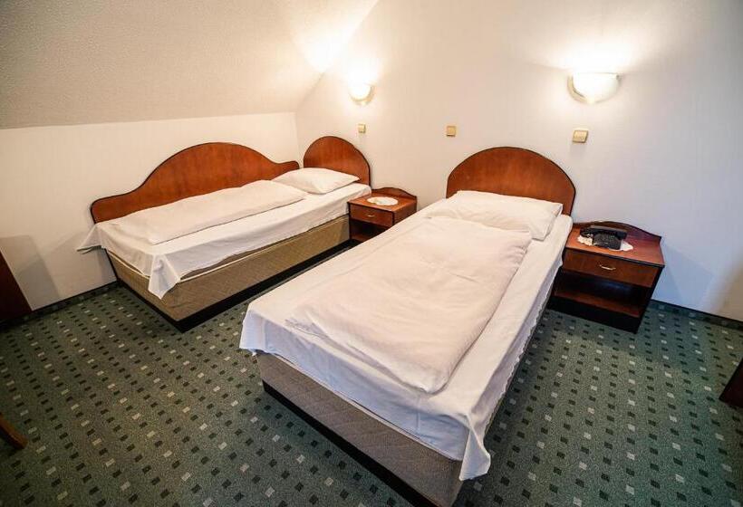 اتاق استاندارد با بالکن, Guesthouse Leski Dvor
