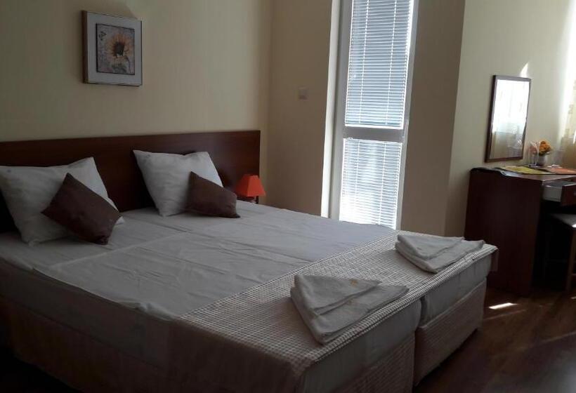 标准间, Stephanovy Guest House